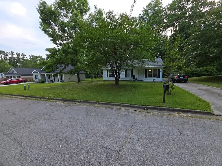 2417 Luxembourg Dr — Photo 12