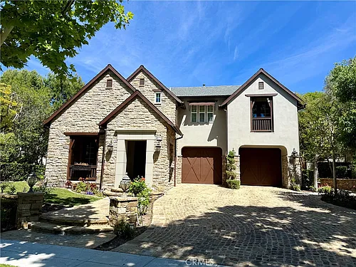 12 Basilica Pl Photo 1