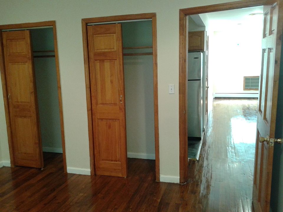 inside right bedroom looking towards living room