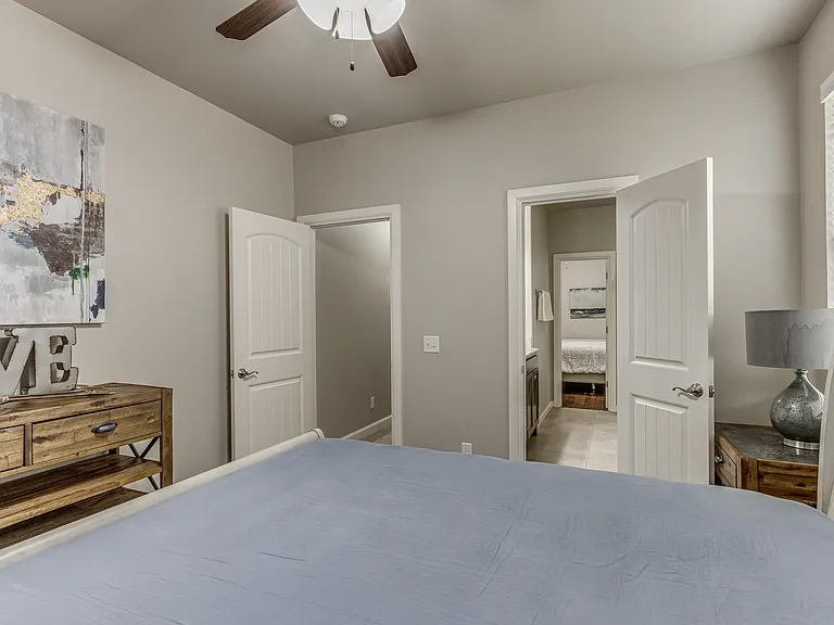 2700 Tranquilo Ln — Photo 2