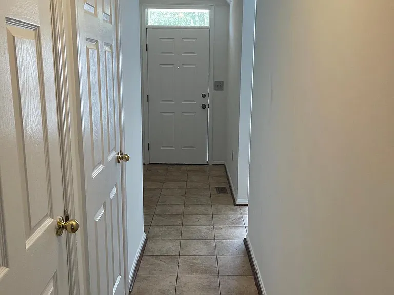 9324 Town Place Dr — Photo 3