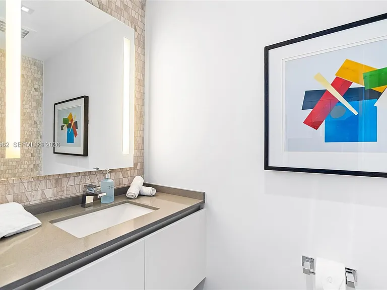 88 SW 7th St #1006 — Photo 21
