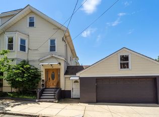 10 Orange St, Chelsea, MA 02150
