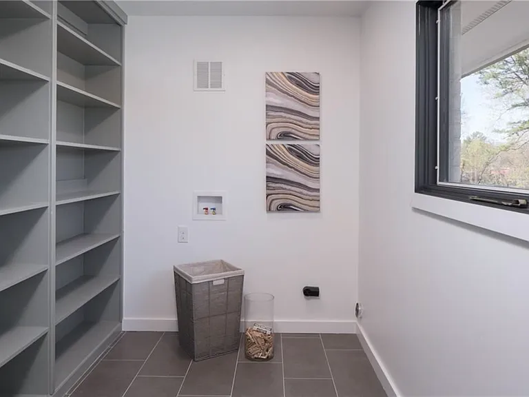 414 Shorecrest Dr — Photo 13