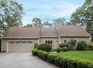 75 Arboretum Rd, Plymouth, MA 02360