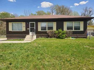 2906 Niles St, Waterloo, IA 50703