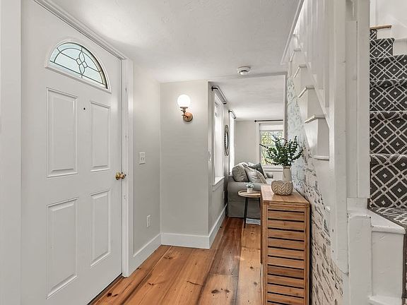 4th image of 44 Exchange St
