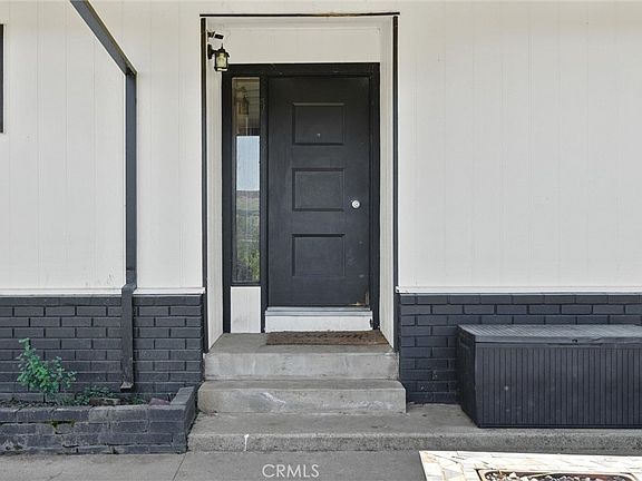 3rd image of 904 Long Bar Rd