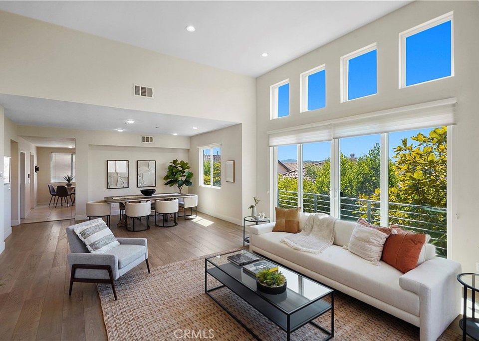 1st image of 5703 Como Cir