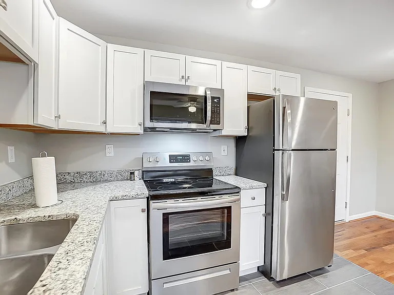 2341 Burnet Ave #1 — Photo 6