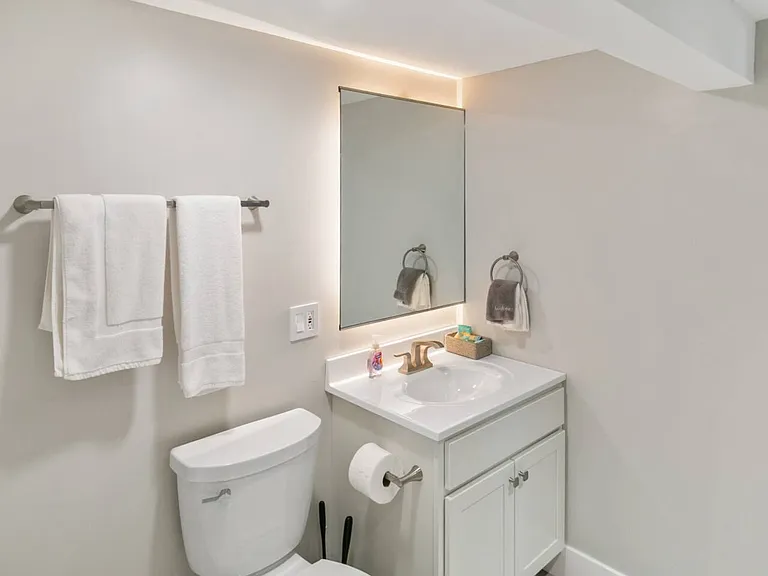 310 Butterfield Ln — Photo 29