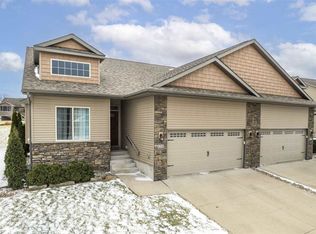 1215 Copper Mountain Dr, North Liberty, IA 52317