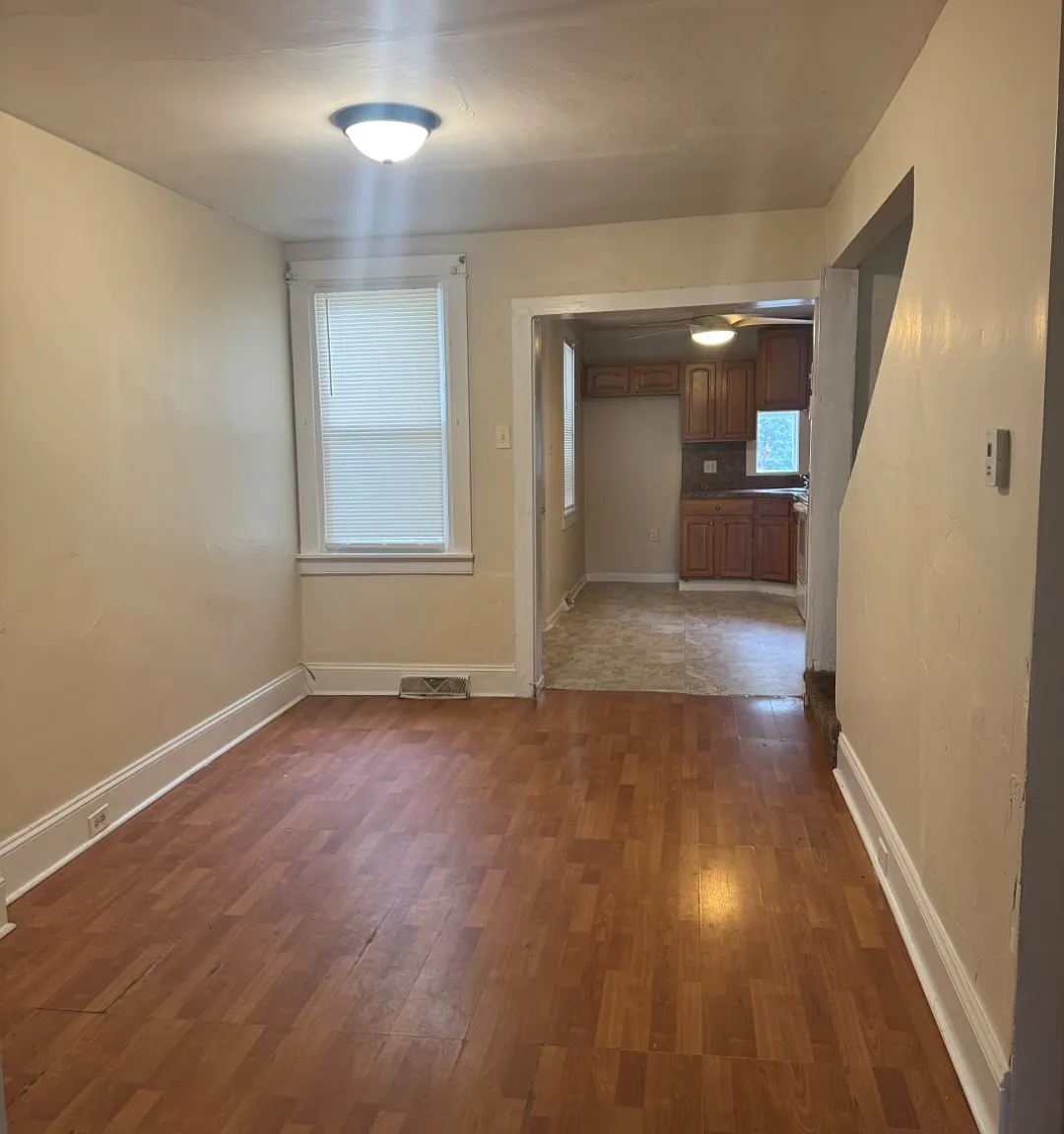 3 bed, 2644 sqft, $1,595 — Photo 1
