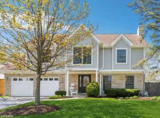 1262 Oxford Rd, Deerfield, IL 60015