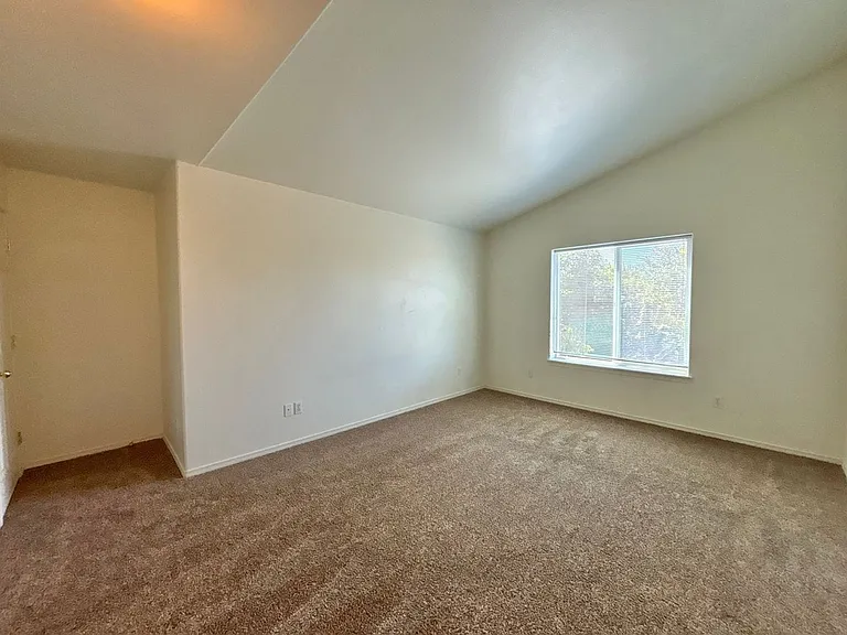 1245 & 1247 SW 27th St — Photo 12
