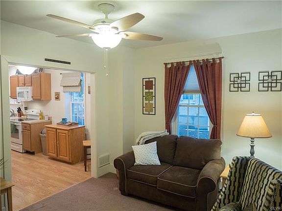 5th image of 308 Berks St