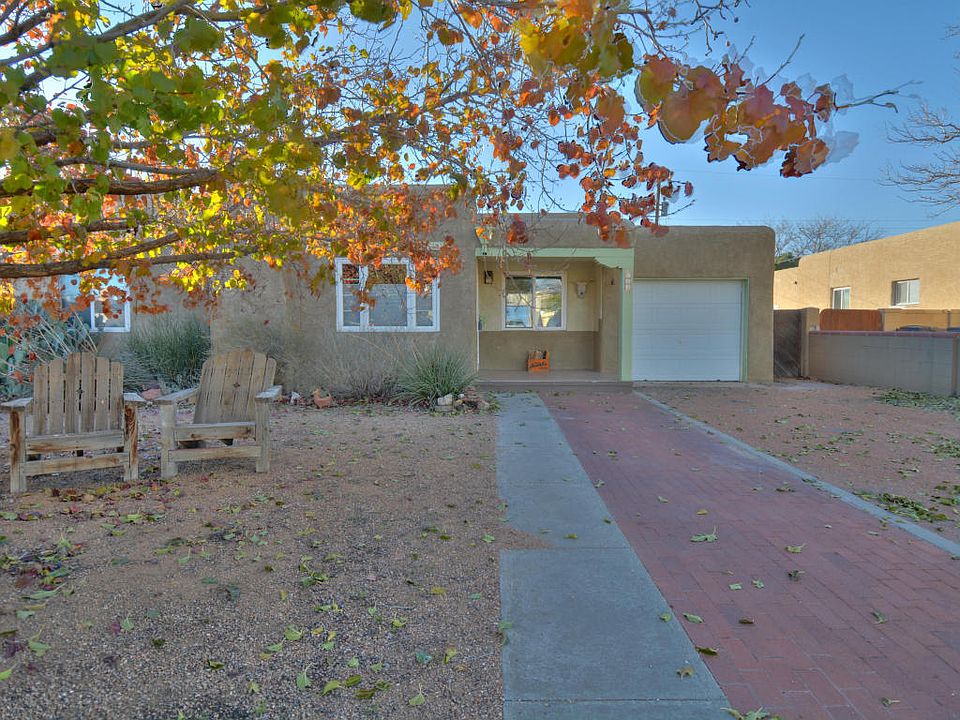 1st image of 213 Laguayra Dr NE