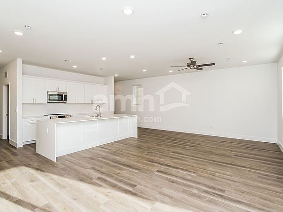5th image of 11170 Magallanes St
