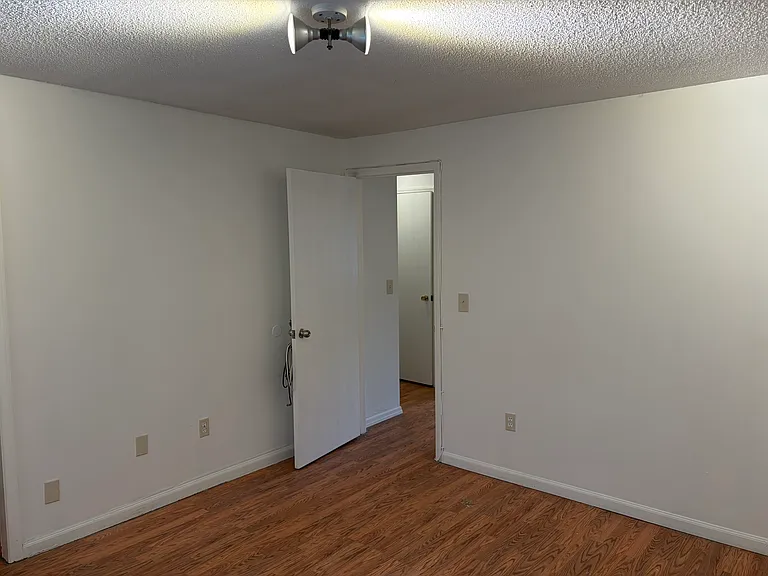 667 Hill St #5 — Photo 5
