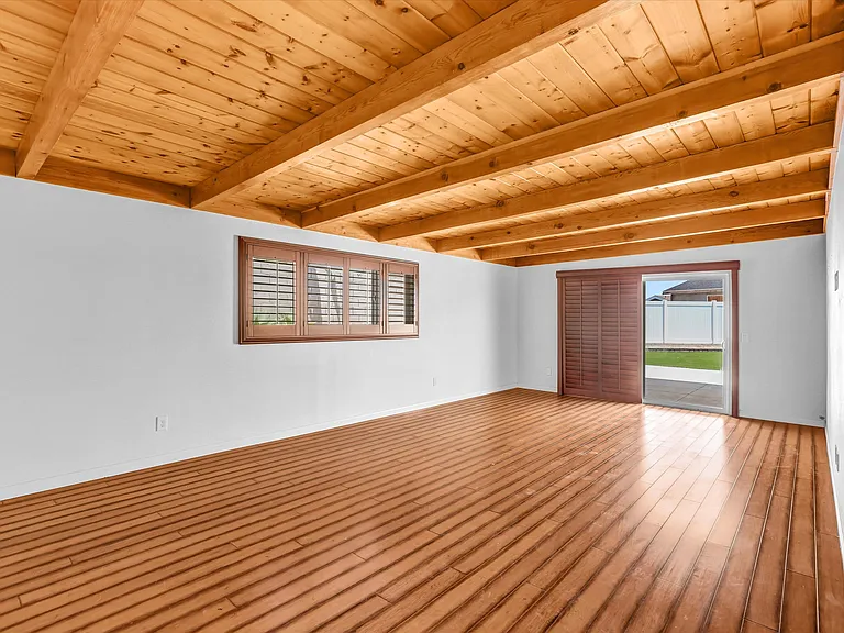 2683 Caulfield Dr — Photo 25