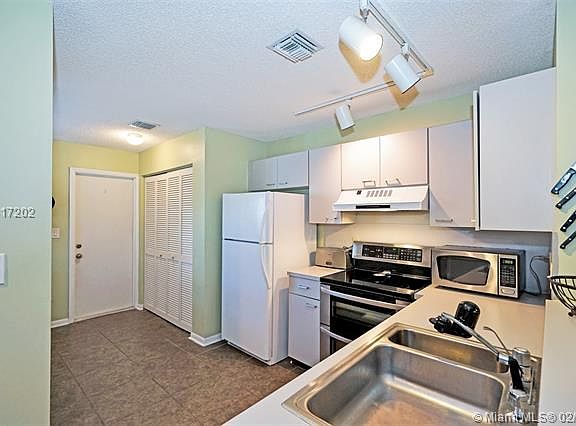 4th image of 7053 Woodmont Way #4