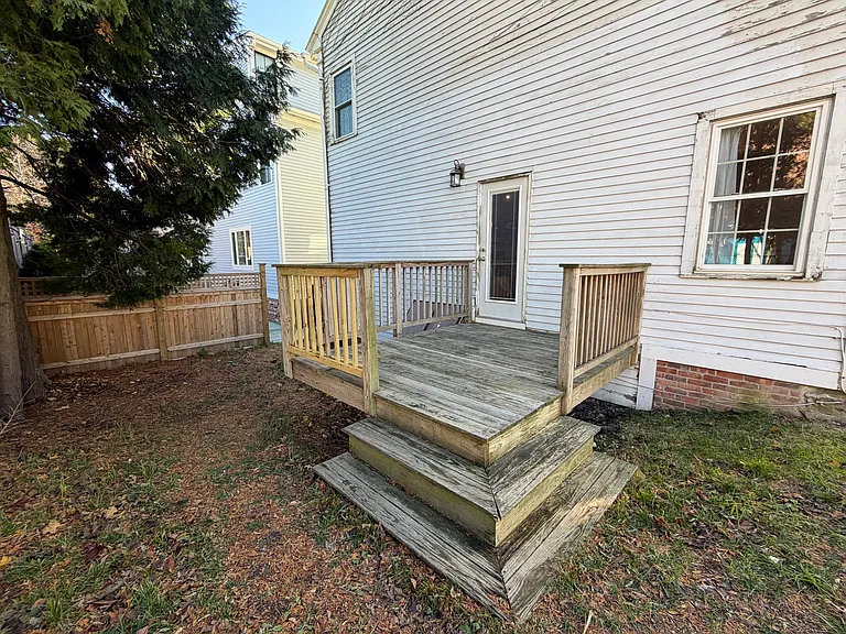 33 Starr St — Photo 13