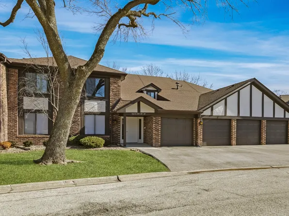 5835 Doe Cir #8, Westmont, IL 60559