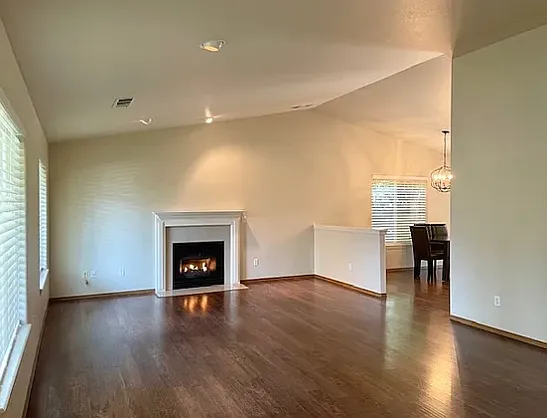3311 Edgewater Dr — Photo 3