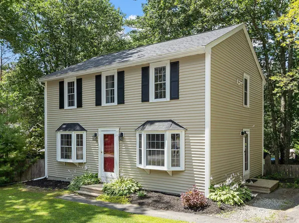 33 Dorothy Drive, Epping, NH 03042