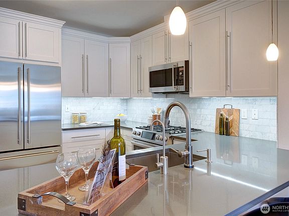 4th image of 1000 Aurora Avenue N #603