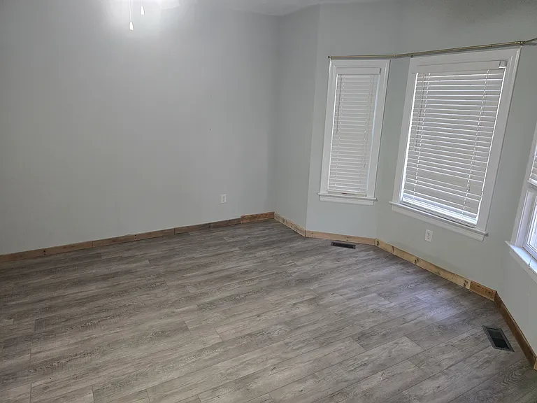 308 Madison Ct — Photo 19
