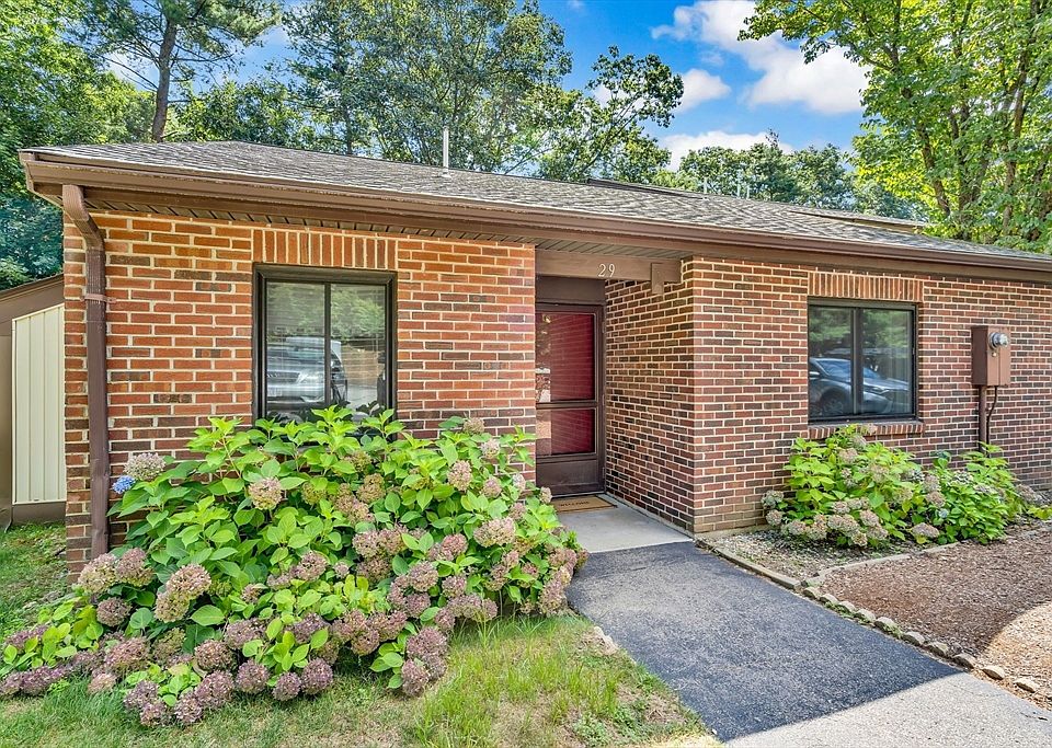 1st image of 29 Highwood Dr #29