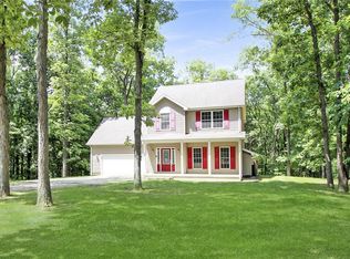 35 Castle Creek Dr, Charleston, IL 61920