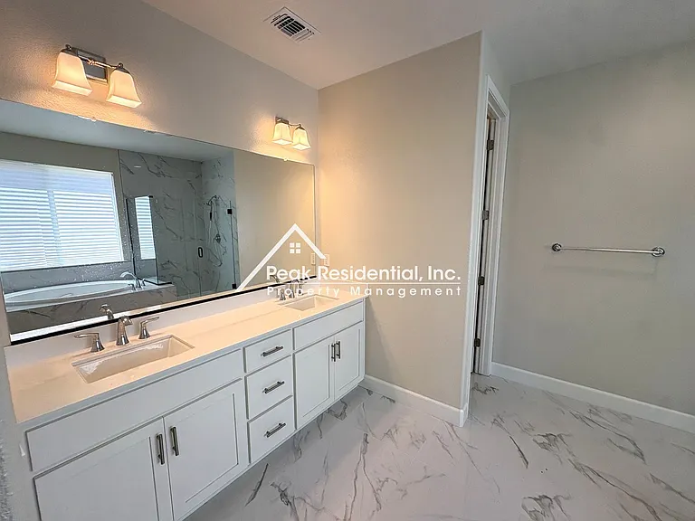 2794 Elderberry St — Photo 22