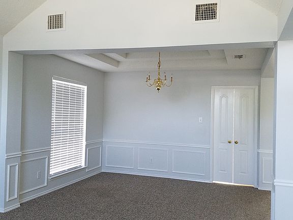 5th image of 5060 San Jacinto Dr