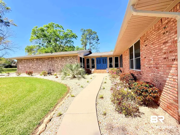 22121 Nelson St, Robertsdale, AL 36567