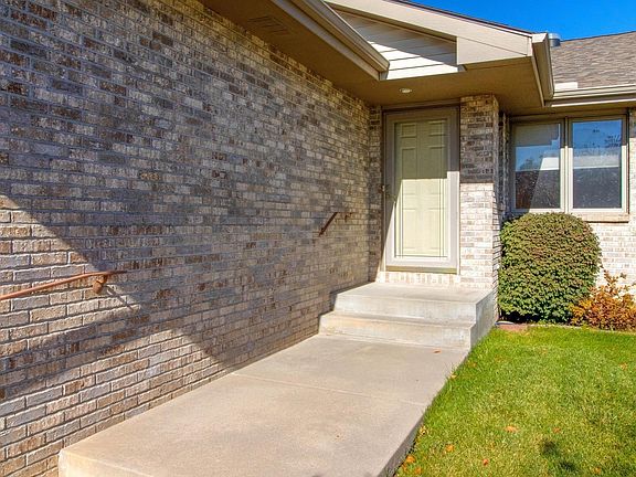 3rd image of 7840 Stonewall Ct