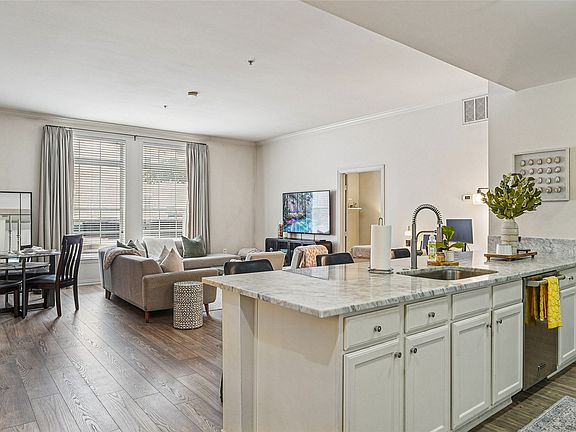 4th image of 2305 Worthington St APT 114