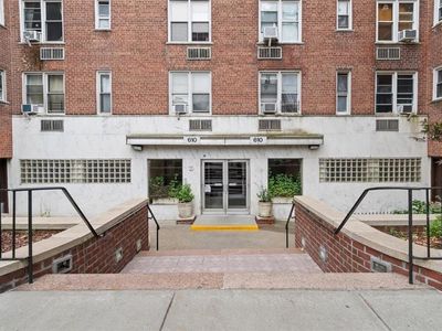 610 Waring Avenue #1L, Bronx, NY, 10467