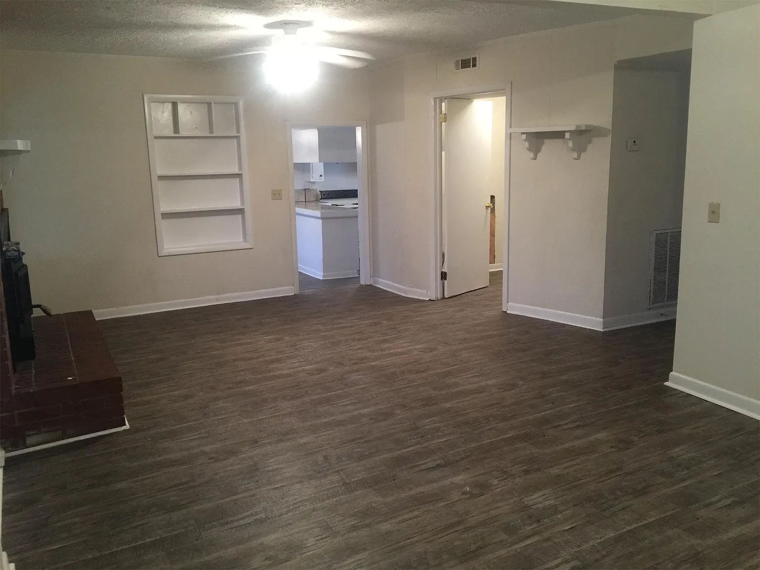 21 Deborah Lane - 1 — Photo 3