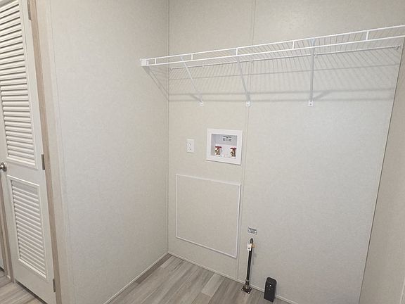 4th image of 43497 Meadowlark Cir