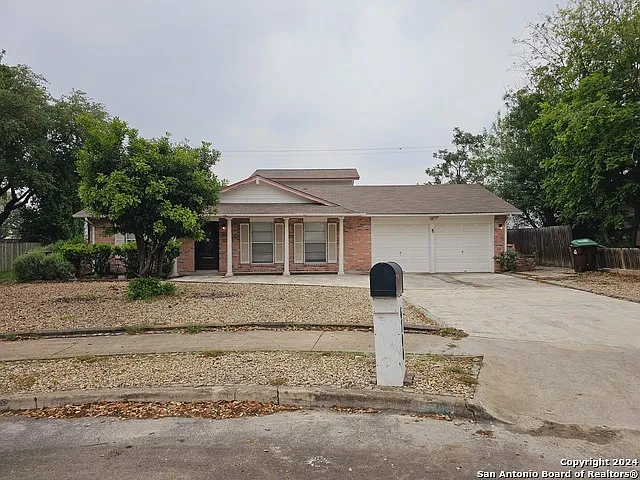 5 bed, 2.0 bath, 2100 sqft, $2,100 — Photo 1