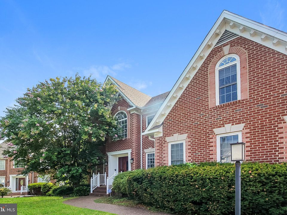 1st image of 6105 Shady Woods Ln