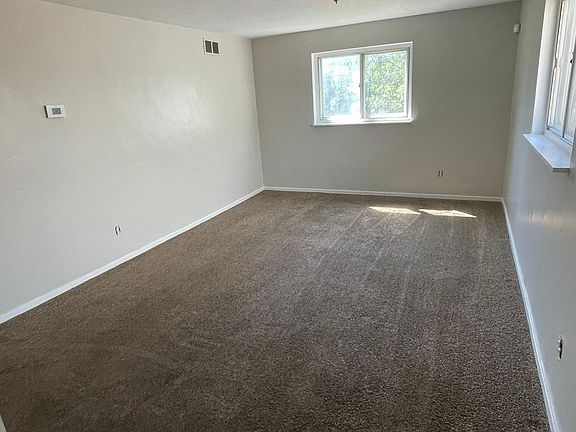 4th image of 285 E 200th St #2