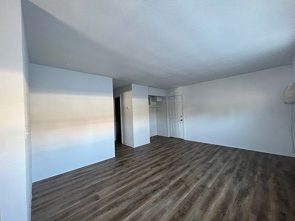 3rd image of 917 19th St S APT 1