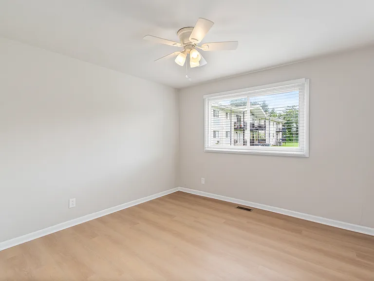 613 Hillsboro Rd #C12 — Photo 10