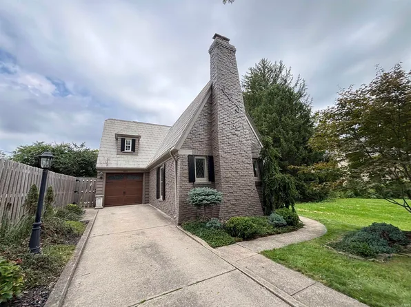 2611 Terrace Rd, Fort Wayne, IN 46805