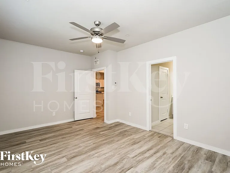 615 Sophia Way — Photo 8