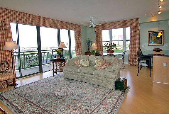 2nd image of 5 E 14th Pl APT 1005