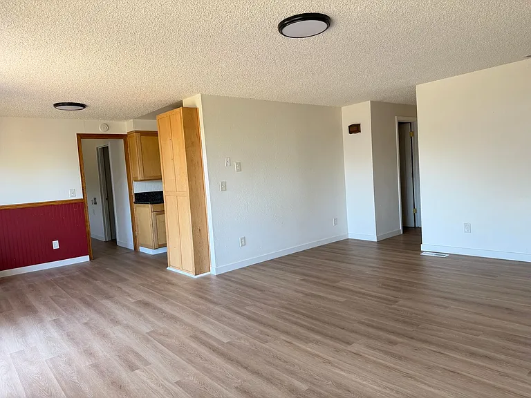 602 Ash Ave — Photo 9